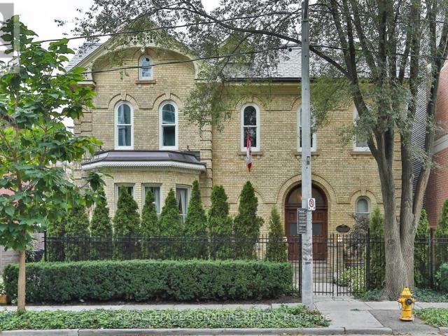 apartment at 4 WELLESLEY PLACE