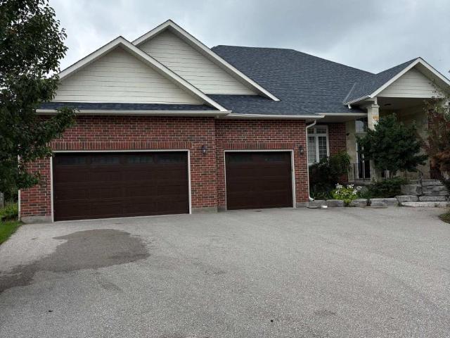 apartment at 4 BLAKE STREET, East Gwillimbury, Ontario, L0E1R0