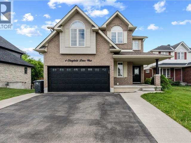apartment at 4 CLAIRFIELDS Drive W