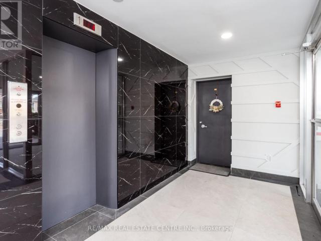 apartment at 504 371 LAKESHORE ROAD W, Mississauga, Ontario, L5H1H4