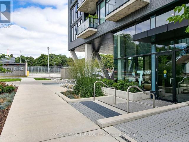 apartment at 526 – 7 SMITH CRESCENT