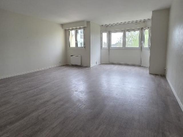 Apartment at 53 Laval, LAVAL, 53000, France