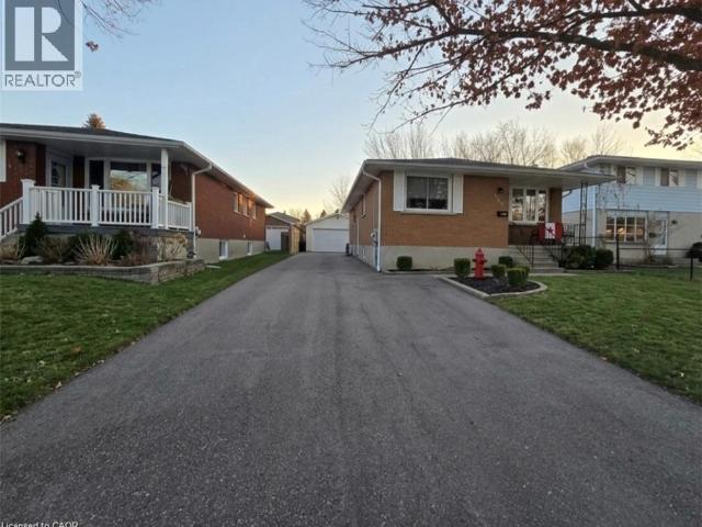 apartment at 555 BROOKHAVEN Crescent, Waterloo, Ontario, N2L4R6