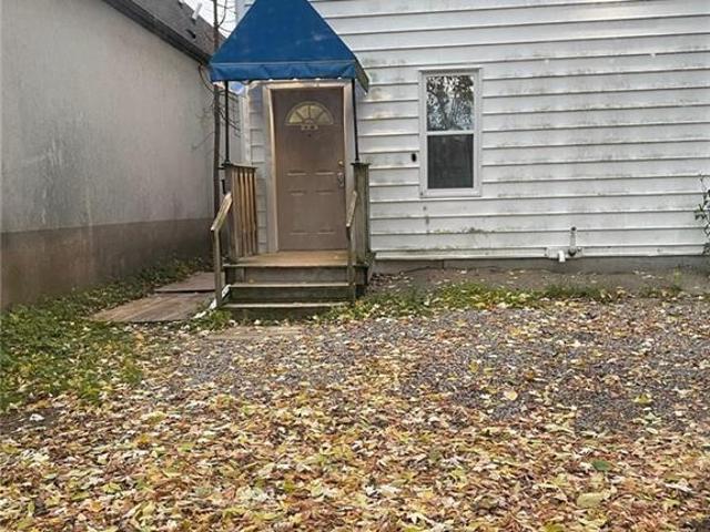 apartment at 567 WOOLWICH Street Unit# 6
