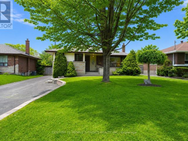 apartment at 586 CENTRAL PARK BOULEVARD N