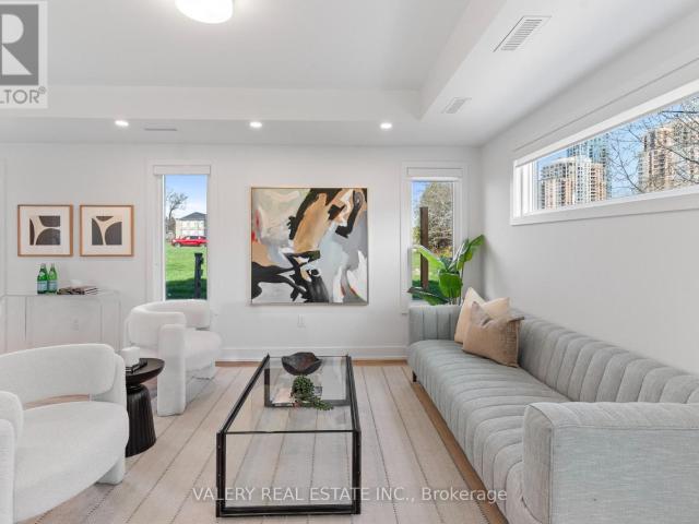 apartment at 5 15 ACORN AVENUE, Toronto, Ontario, M9B3P7
