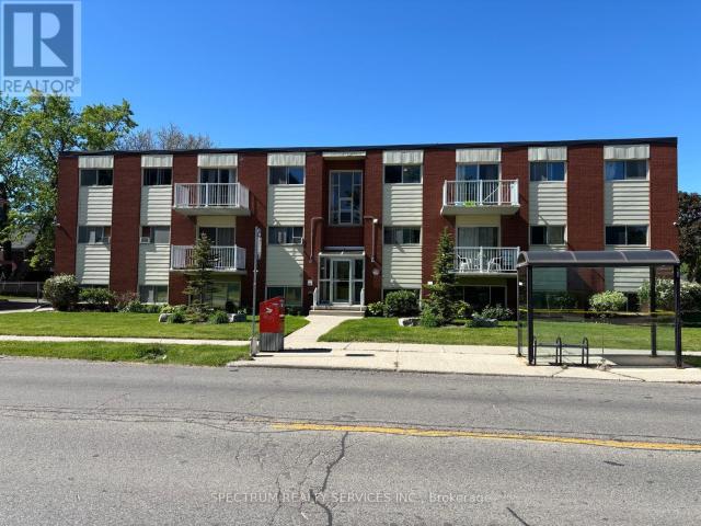 apartment at 5 – 357 CONNAUGHT STREET