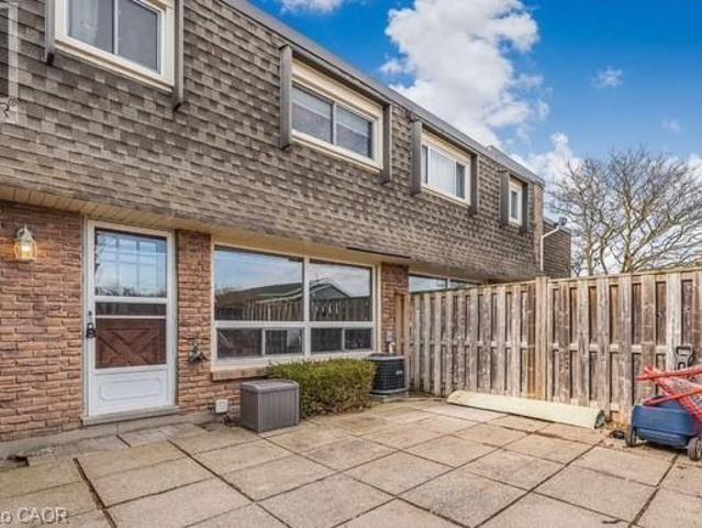 apartment at 5 WOODLAWN Court Unit# 102, Grimsby, Ontario, L3M3T4