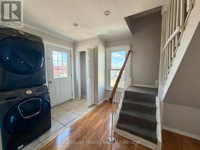 apartment at 60 RUSSELL STREET W, Kawartha Lakes, Ontario, K9V2W9