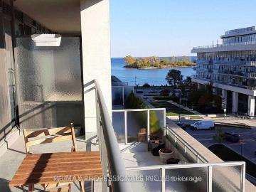 Markland Wood, Toronto, Ontario - Balcony