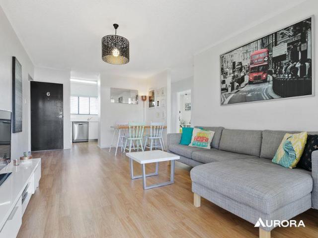 apartment at 6/43 Denman Street, Greenslopes, Australia