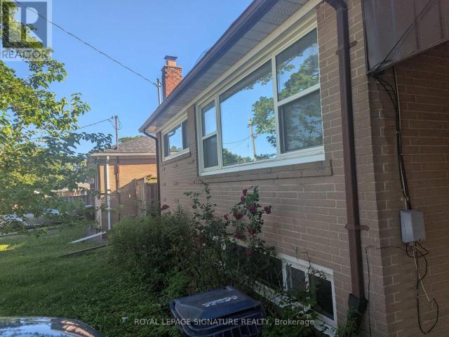 apartment at 6 HEATHERGLEN ROAD, Toronto, Ontario, M9W4R1