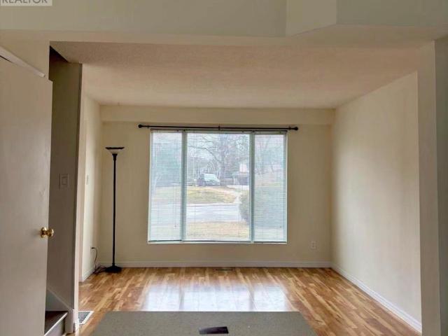 apartment at 701 LEEDER COURT, Newmarket, Ontario, L3Y5A8