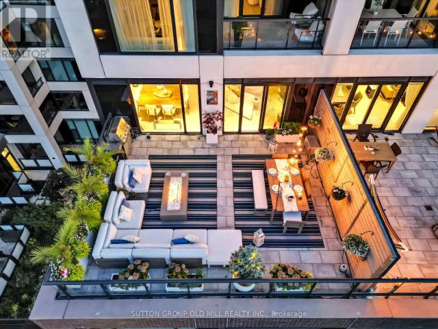 apartment at 711 – 455 WELLINGTON STREET W