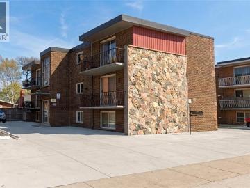 apartment at 723 UPPER JAMES Street Unit# 2