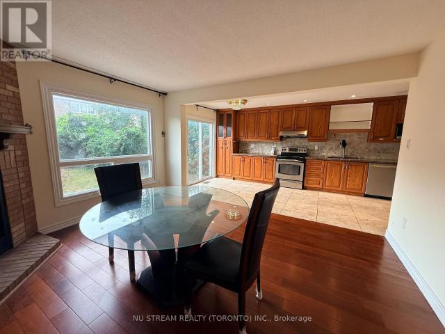 apartment at 74 WILLIAM HONEY CRESCENT