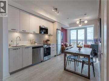 Hamilton, Ontario, Ontario - Office room