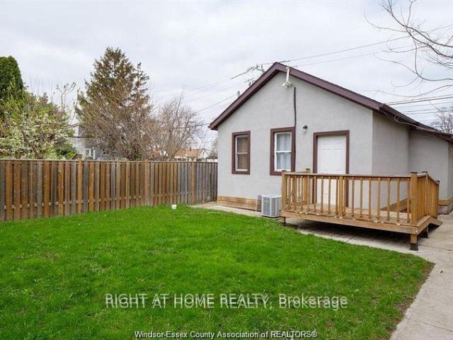 apartment at 762 AYLMER AVENUE E