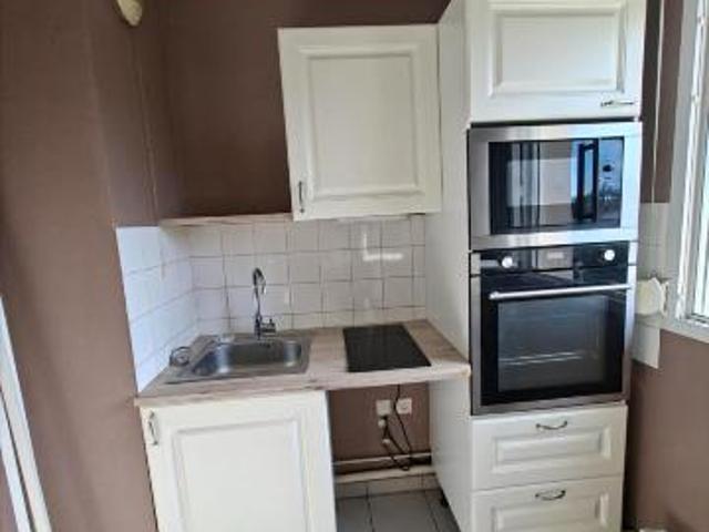 Apartment at 76 Petit Couronne, PETIT COURONNE, 76650, France