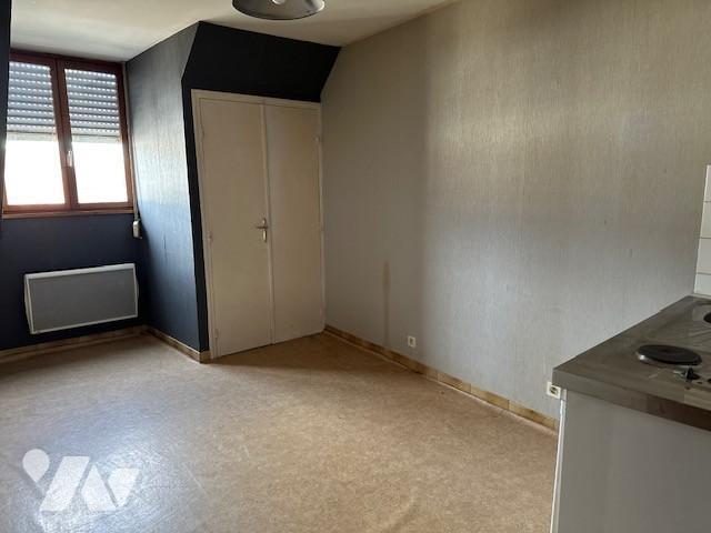 Apartment at 80 Nesle, NESLE, 80190, France