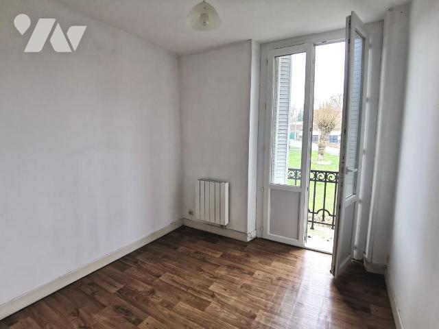 Apartment at 80 Roye, ROYE, 80700, France