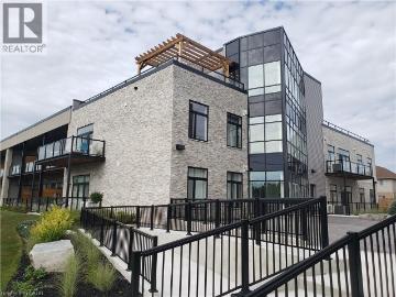 Brantford Town, Ontario - Balcony