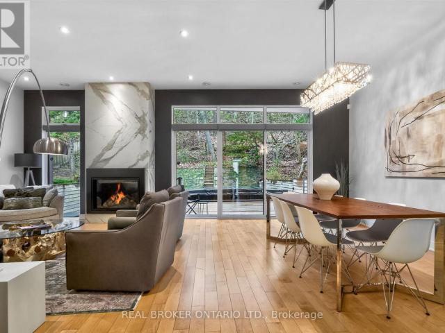 apartment at 88 SOUTH KINGSWAY WAY, Toronto, Ontario, M6S3T3
