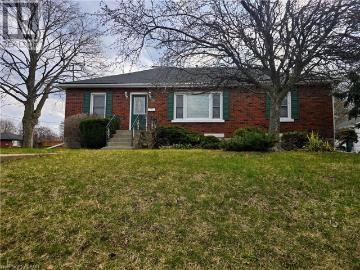 Apartment for rent in Galt, Ontario - Parking