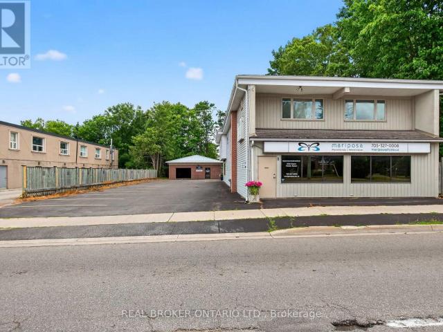 apartment at 8 WESTMOUNT DRIVE S