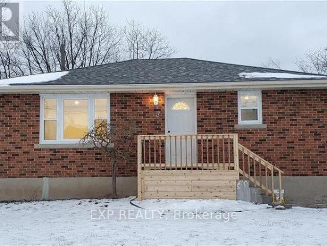 apartment at 8 HILLCREST AVENUE, Brantford, Ontario, N3T2C7