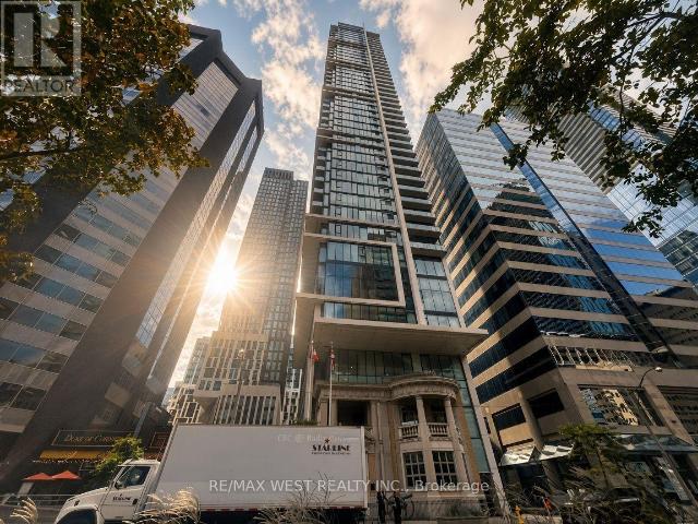 apartment at 909 – 426 UNIVERSITY AVENUE
