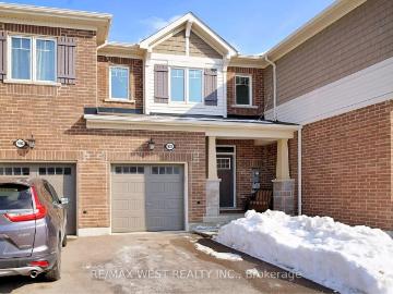 apartment at 902 SUMAC CRESCENT