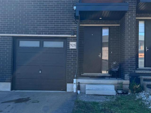 apartment at 928 ROBERT FERRIE DRIVE, Kitchener, Ontario, N2R0P9