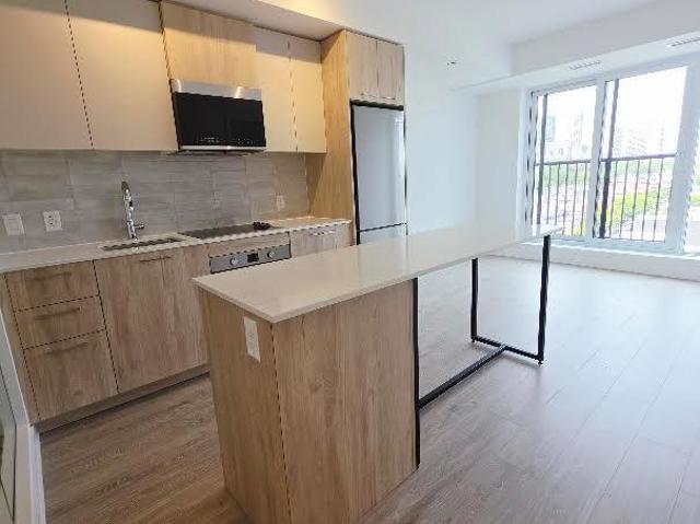 apartment at 922 – 30 DREAMERS WAY