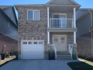 Kitchener, Ontario - Garden, Parking