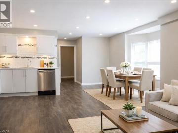 Hamilton, Ontario, Ontario - Office room