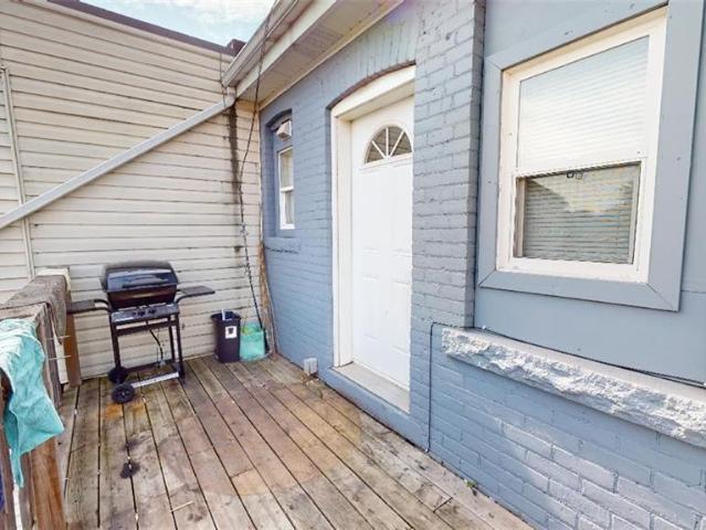 apartment at 961 1/2 KING Street E, Hamilton, Ontario, L8M1C3