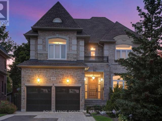 apartment at 975 FREDONIA DRIVE, Mississauga, Ontario, L5C2W5