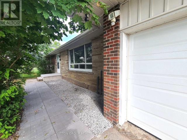 apartment at 998 KING ROAD