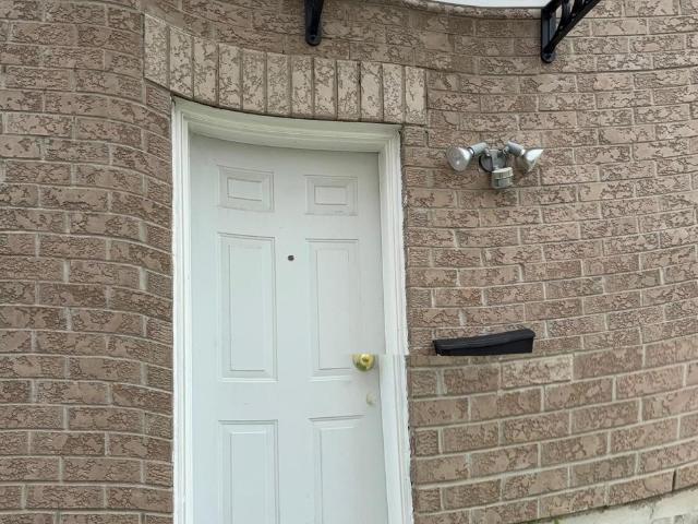 apartment at 99 ROLLINGWOOD DRIVE, Brampton, Ontario, L6Y5P9