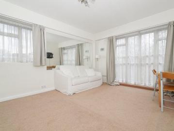 Apartment at Courtfield Gardens, Greater London