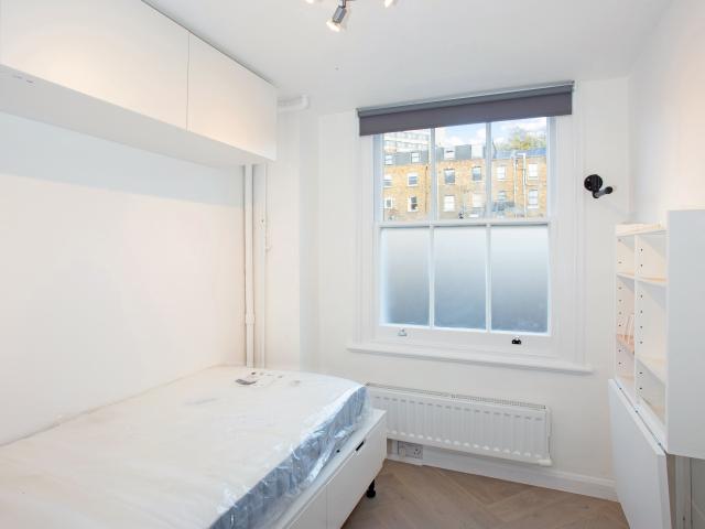 Apartment at Courtfield Gardens, Greater London