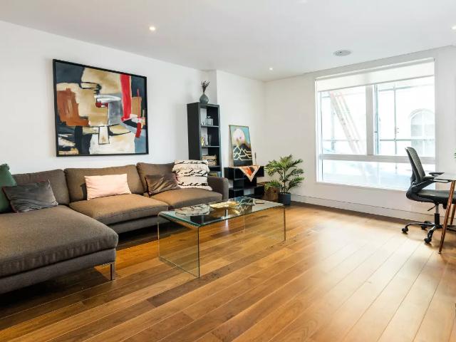 Apartment at Ommaney Road, Greater London