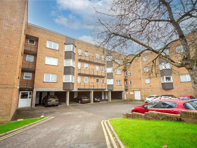 Apartment at Coed Edeyrn, Cardiff