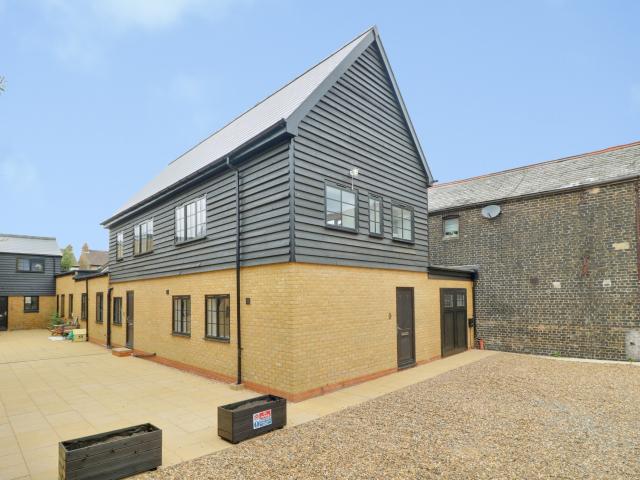 Apartment at Shakespeare Drive, Southend on Sea