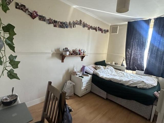Apartment at College Place, Greater London