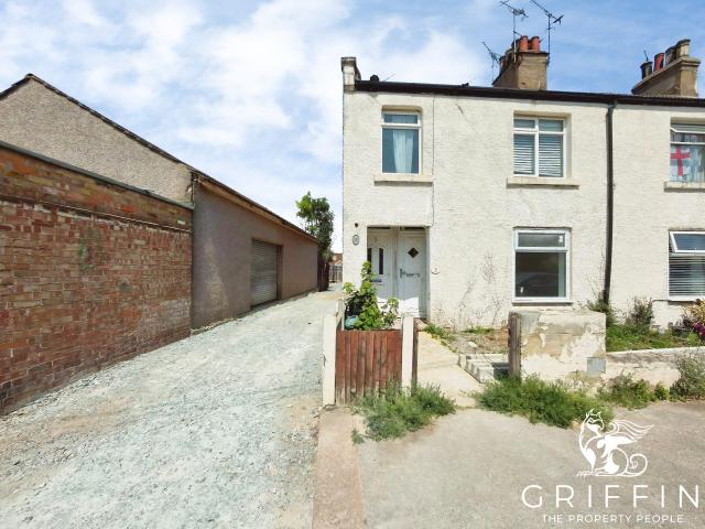 Apartment at College Road, Grays