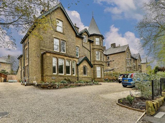 Apartment at College Road, High Peak