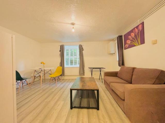 Apartment at Collier Close, Greater London
