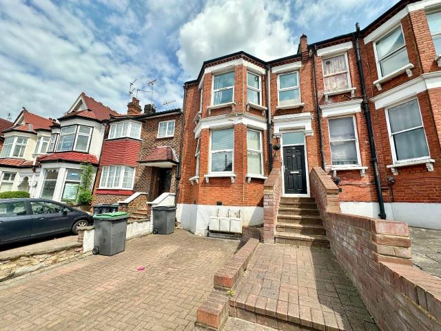 Apartment at Colney Hatch Lane, Greater London